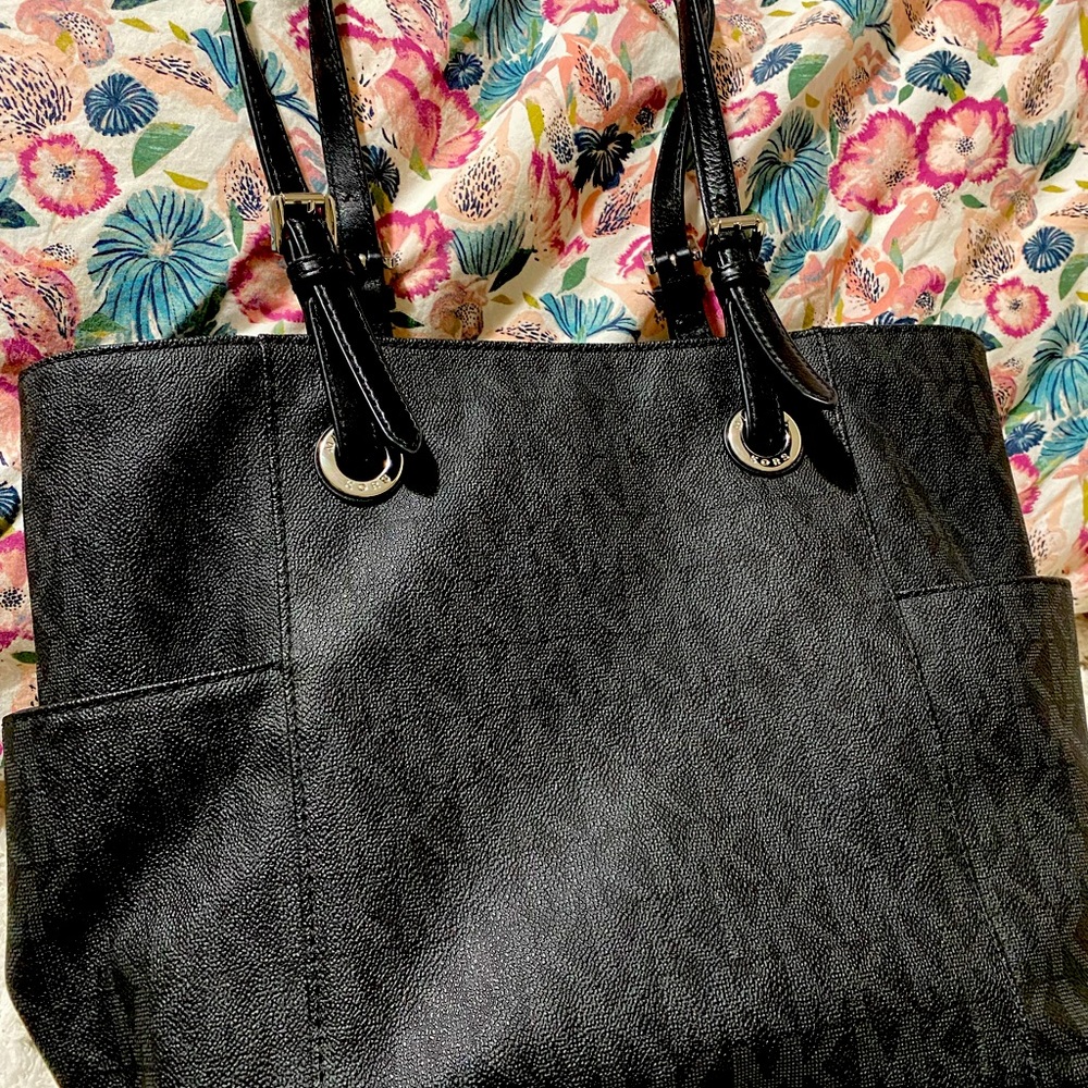 MK logo Bag